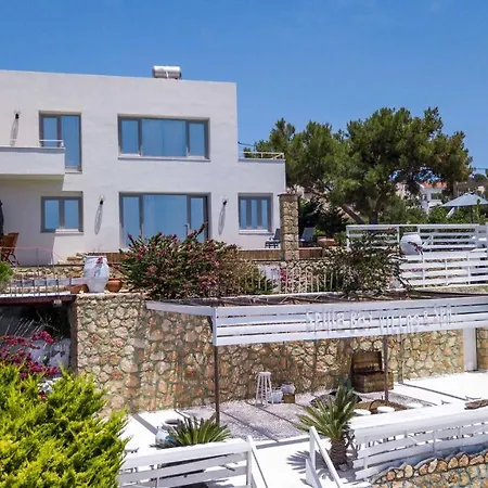 Spilia Bay Villa *